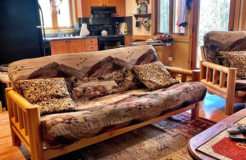 Big Sky Casa | Charming 1-bedroom house in fabulous Big Sky with WiFi