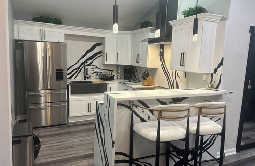 South Central Houston Casa | Charming 1-bedroom house Luxury Feel - Med Center/Midtown