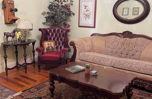 Mineola Casa | Charming 1-bedroom house in Historic Mineola, short walk to town