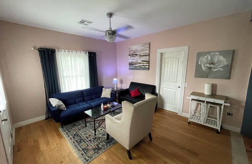 Governmental Mall Casa | Charming 1-bedroom house with WiFi - Unit #2