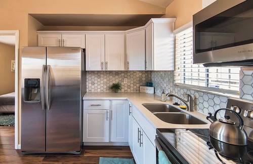 F. Q. Story Casa | Charming 1-bedroom house in delightful Phoenix with WiFi, AC