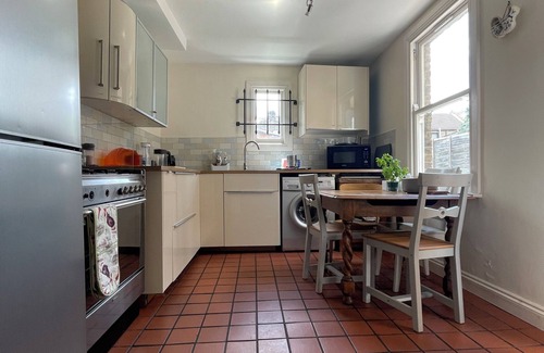 Markhouse Casa | Charming 1-bedroom house in fabulous London with WiFi
