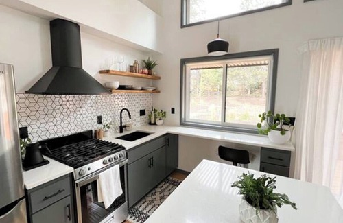 Old Farm District Casa | Charming 1-bedroom house in amazing Bend with AC