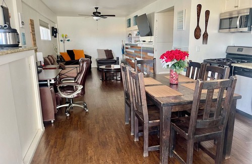 Taft Casa | Charming 1-bedroom house in lovely Taft with AC, WiFi