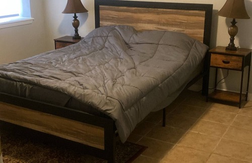Conroe Casa | Charming 1-bedroom house in fantastic Conroe with AC