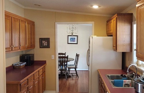 Westlake Corner Casa | Charming 1-bedroom house in lovely Moneta with WiFi, AC