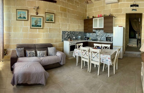 Gudja Casa | Charming 1-bedroom house with AC, WiFi in beautiful Birzebbugia