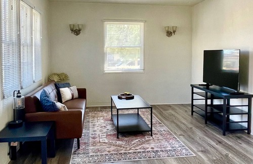 Ventura Cabaña | Charming 1 bedroom near Downtown, beaches, and hospitals
