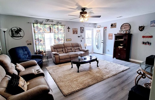 La Follette Complejo | Charming 1-bedroom resort in wonderful LaFollette with AC, WiFi