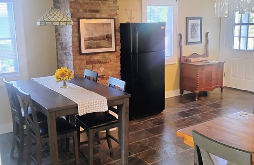 Sugar Loaf Apartamento | Charming 1-bedroom Rekindled Farmhouse Historic Sugar Loaf, NY