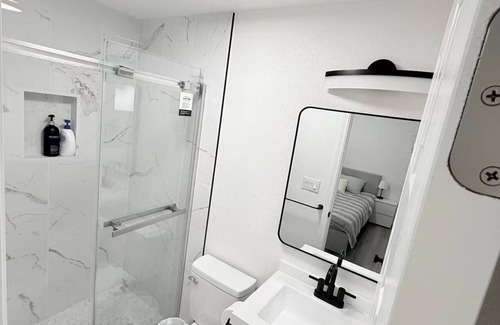 Las Vegas Casa | Charming 1-bedroom Room in Vegas with private access/15 mins to the Strip
