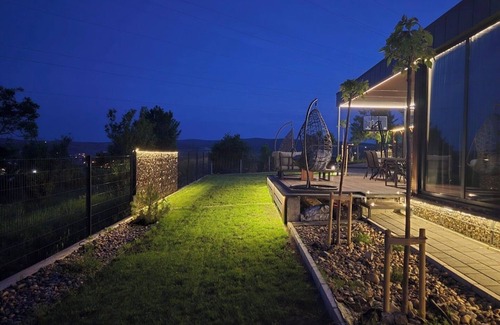 Petrovaradin Cabaña | Charming 1-bedroom cottage in tranquil Petrovaradin with WiFi, AC
