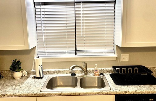 Cedar Rapids - Iowa City Apartamento | Charming 1-bedroom apartment with WiFi, AC in brilliant Cedar Rapids