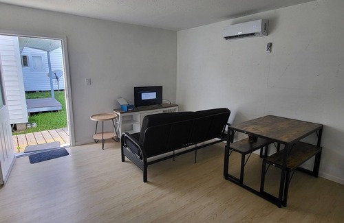 Panama City Apartamento | Charming 1-bedroom bungalow oasis Panama City with AC, WiFi