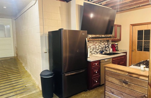 Sugar Creek Casa | Charming 1-bedroom house in pleasant Sugar Creek with AC