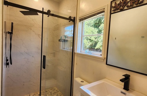 West Covina Casa | Charming 1-bedroom Pool House with kitchen, living room in wonderful West Covina