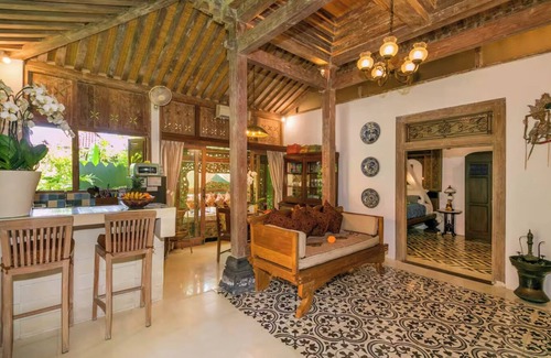 Sanur Villa | Charming 1-bedroom Villa Fully Furbished Silent Neighborhood near Icon Bali Mall