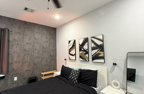 Southeast Houston Casa | Charming 1-bedroom with fitness room and AC in fantastic Houston
