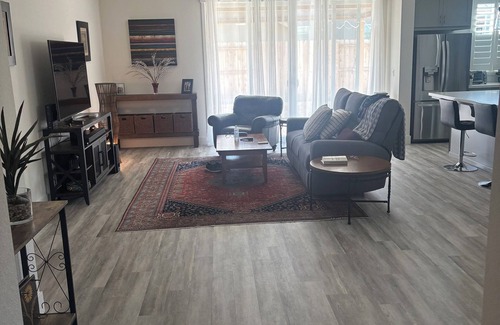Turlock Casa | Charming 1-bedroom with private bathroom in delightful Turlock Ca.