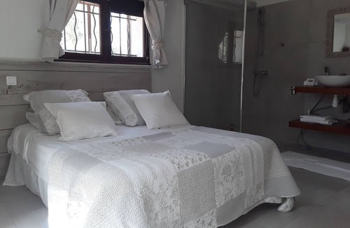 Saint-Etienne-du-Gres Otro | Encantadora casa de campo del siglo 19 en la Provenza Alpilles, soleado y espacioso