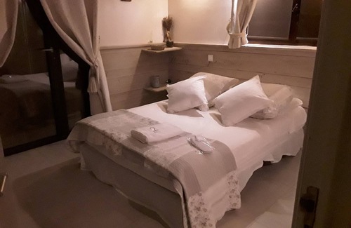 Saint-Etienne-du-Gres Otro | Encantadora casa de campo del siglo 19 en la Provenza Alpilles, soleado y espacioso