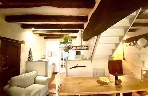Souvigny-de-Touraine Cabaña | Antiguo hogar en la campiña cerca de castillos, ideal para familias, con jardín, wifi y bicicletas.