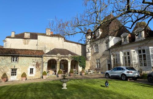 Celles Casa | Charming 14th Century Village Chateau with gardens and outdoor pool