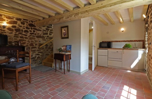 La Carneille Cabaña | Casa encantadora del siglo XV con jardín y estanque, ideal para parejas