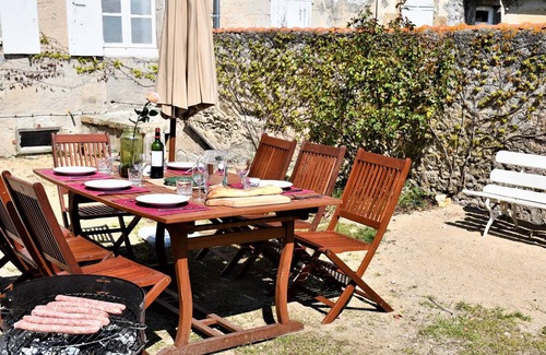 Deux-Chaises Cabaña | Amplia casa rural con jardín, ideal para familias, cerca de Moulins