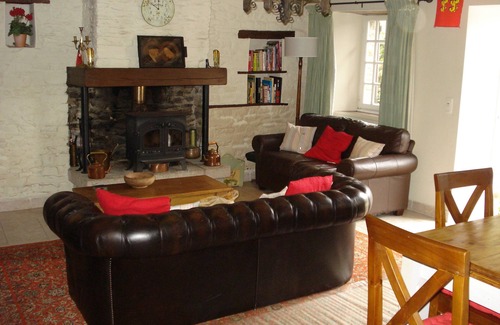 Le Theil-Bocage Otro | Charming 17th Century Normandy Longere in Valdallière, Calvados. Cozy Retreat!