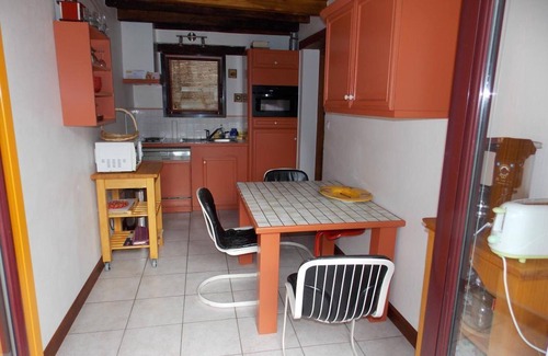 Neuvy Apartamento | Gîte rural rénové avec jardin et terrasse, proche de Souvigny, animaux acceptés, parking inclus