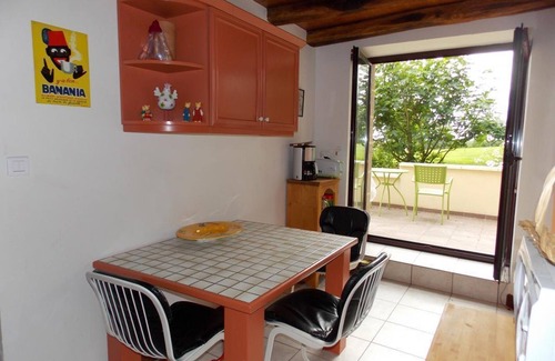 Neuvy Apartamento | Gîte rural rénové avec jardin et terrasse, proche de Souvigny, animaux acceptés, parking inclus