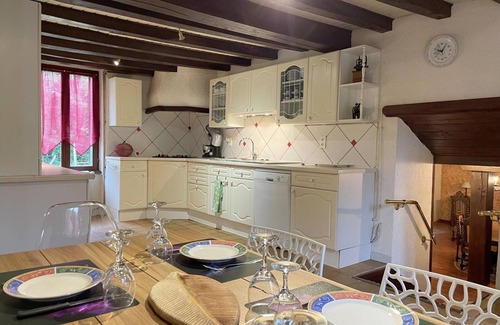 Hyds Cabaña | Alquiler rural: Longère bourbonnaise del siglo XIX con comodidades modernas y gran jardín