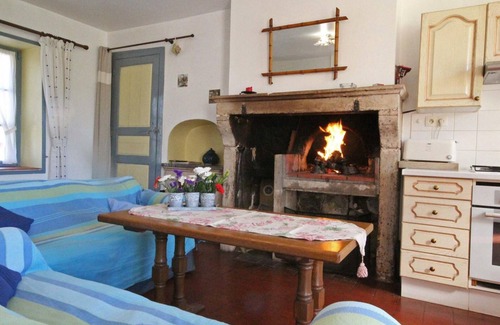 Pervencheres Cabaña | Casa rural con jardín y chimenea en el Parque Natural del Perche, ideal para familias.