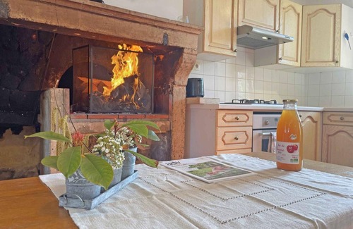 Pervencheres Cabaña | Casa rural con jardín y chimenea en el Parque Natural del Perche, ideal para familias.