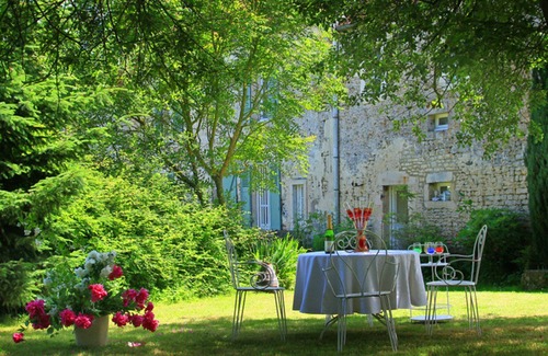 Ri Cabaña | Casa rústica con jardín y todas las comodidades: ideal para familias, cerca de naturaleza y tranquilidad