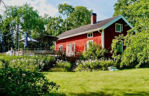 Norrtalje Casa | Charming 1900S Cottage In Billinge Village