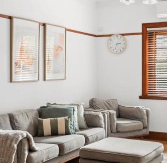 Geelong West Casa | Charming 1930s Cottage Retreat I Pet Friendly Escape