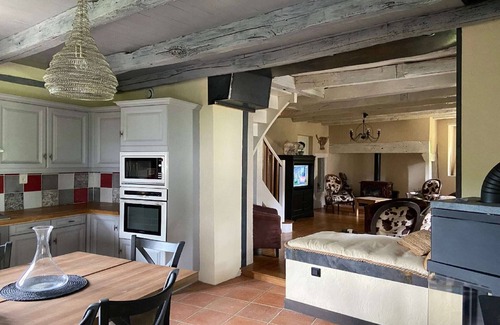 Altillac Casa | Casa en Altillac con piscina y jardín