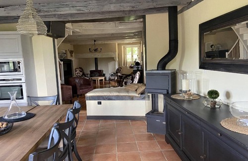 Altillac Casa | Casa en Altillac con piscina y jardín