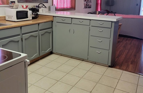 Elko Casa | Charming 1950's Home, 1 Bedroom, and 1 Bathroom – Your Perfect Retreat
