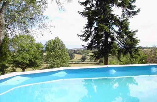 Gipcy Cabaña | Casa de campo con piscina compartida y jardín en Gipcy