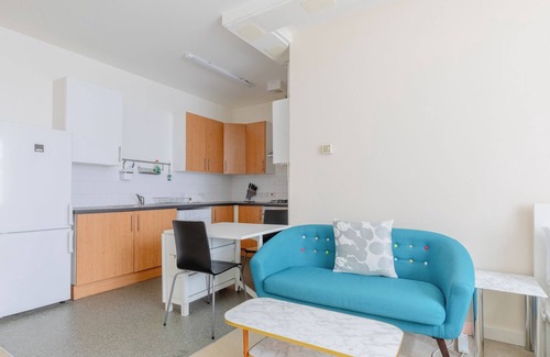 Bow Apartamento | Charming 1BD Flat in a Victorian Chocolate Factory
