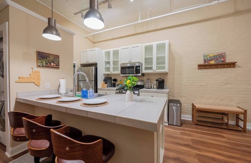 Albany Apartamento | Charming 1BR Albany retreat w/parking & full kitchen, near MVP Arena, Washington Park & dining