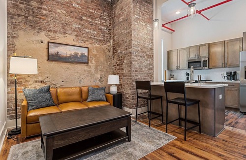 McMinnville Condominio | Charming 1BR condo in McMinnville, TN, perfect for a cozy getaway.