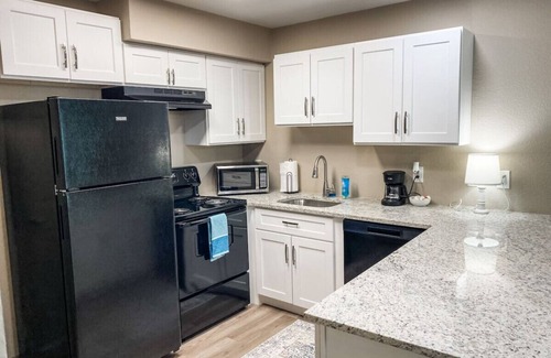 Texas City Apartamento | Charming 1BR Getaway – Private, Pet Friendly, TV