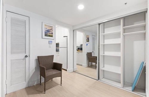 Hendricks and Venice Isles Apartamento | Charming 1BR Retreat in Victoria Park Near Beach