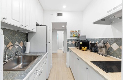 Hendricks and Venice Isles Apartamento | Charming 1BR Retreat in Victoria Park Near Beach