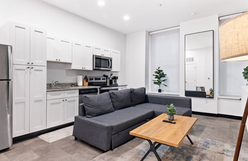 Downtown Pittsburgh Apartamento | Charming 1BR: Steps to Football Fun!
