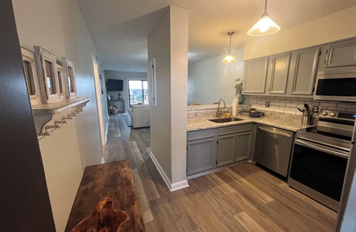 Elizabethtown Condominio | Charming, 1st floor, 2-bedroom condo in pleasant White Lake with WiFi, AC